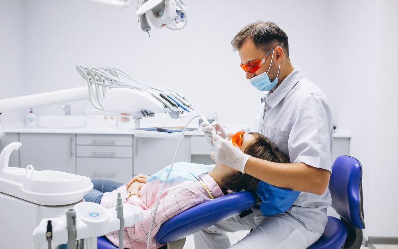 What Are Inlays and Onlays? How They Compare With Traditional Fillings